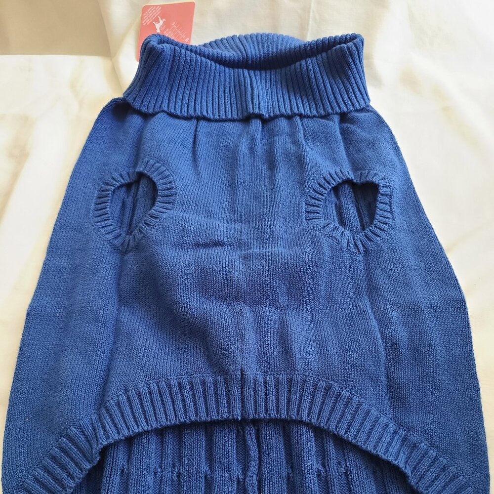 St. John's DOG cable knit sweater